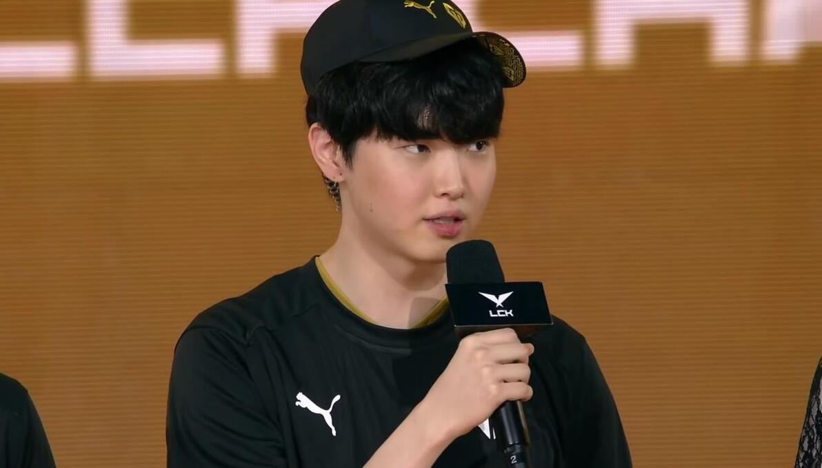 当手牌接近 当手牌接近